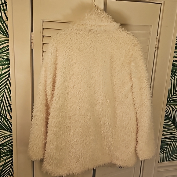 Fuzzy White Sherpa Coat Large SOFT - Picture 2 of 3